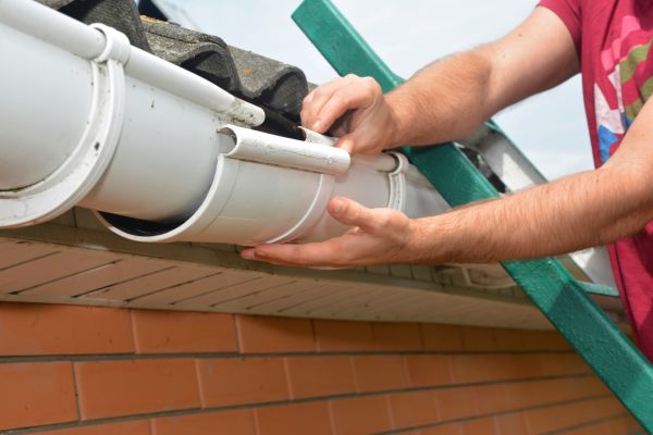 Cost of Large Gutter Repair in Sun City West
